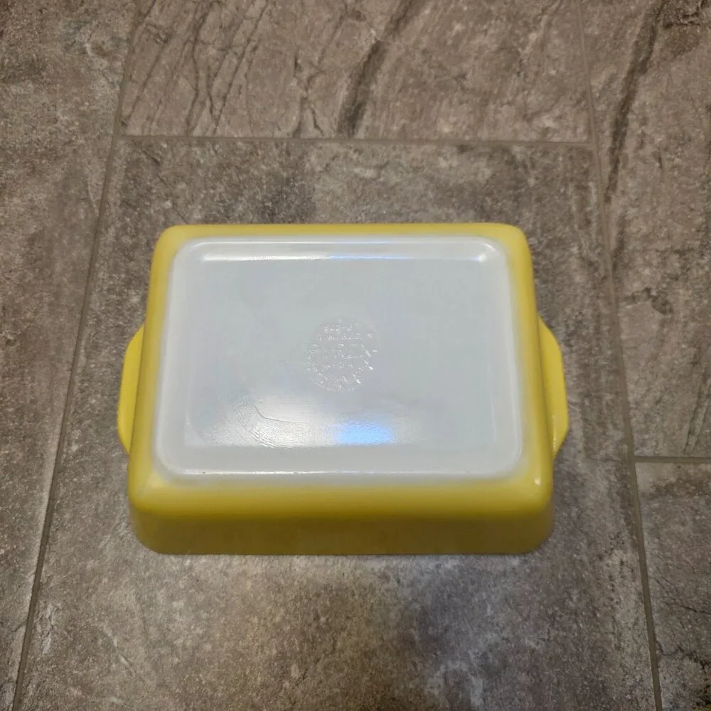 Pyrex Primary Yellow 503-B Refrigerator Dish 503-C Clear Ribbed Lid Handles